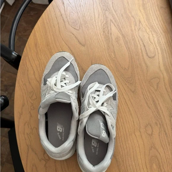 New Balance Gray Athletic Shoes Suede Mesh 580 Revolve - Picture 3 of 5